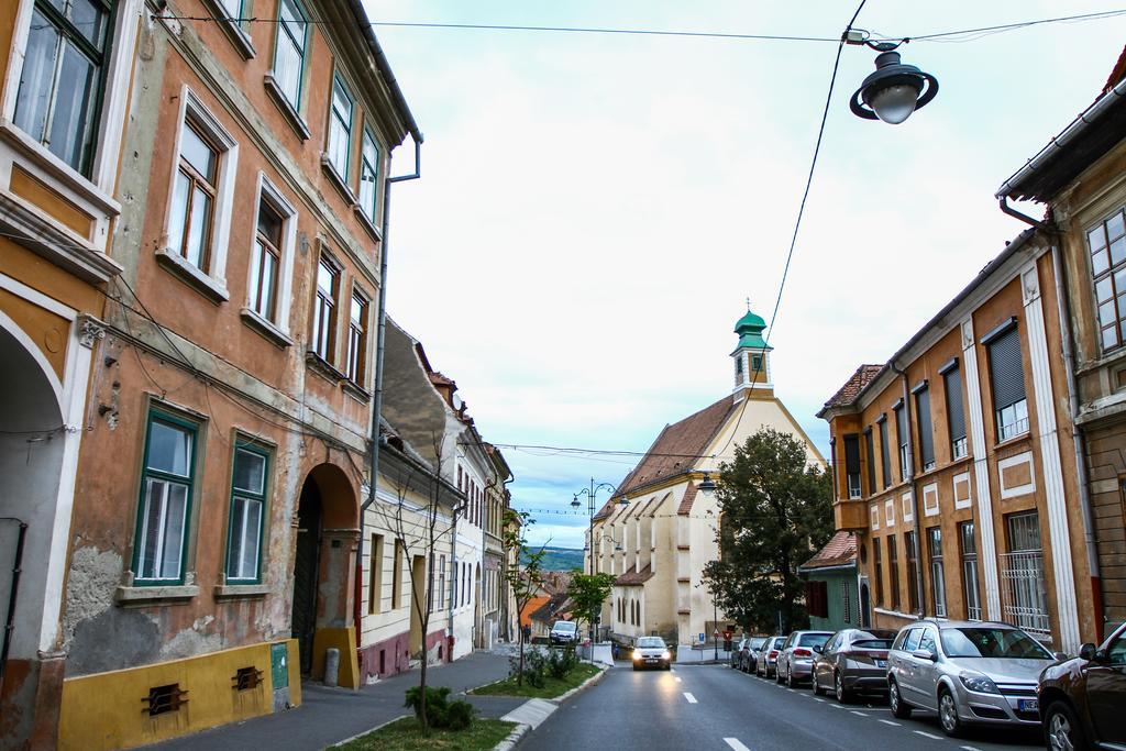 Historical Studio Apartment Sibiu Bagian luar foto